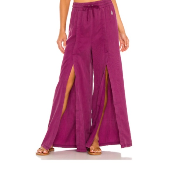 Brand NWOT Free People movement split leg, size M - Picture 3 of 9